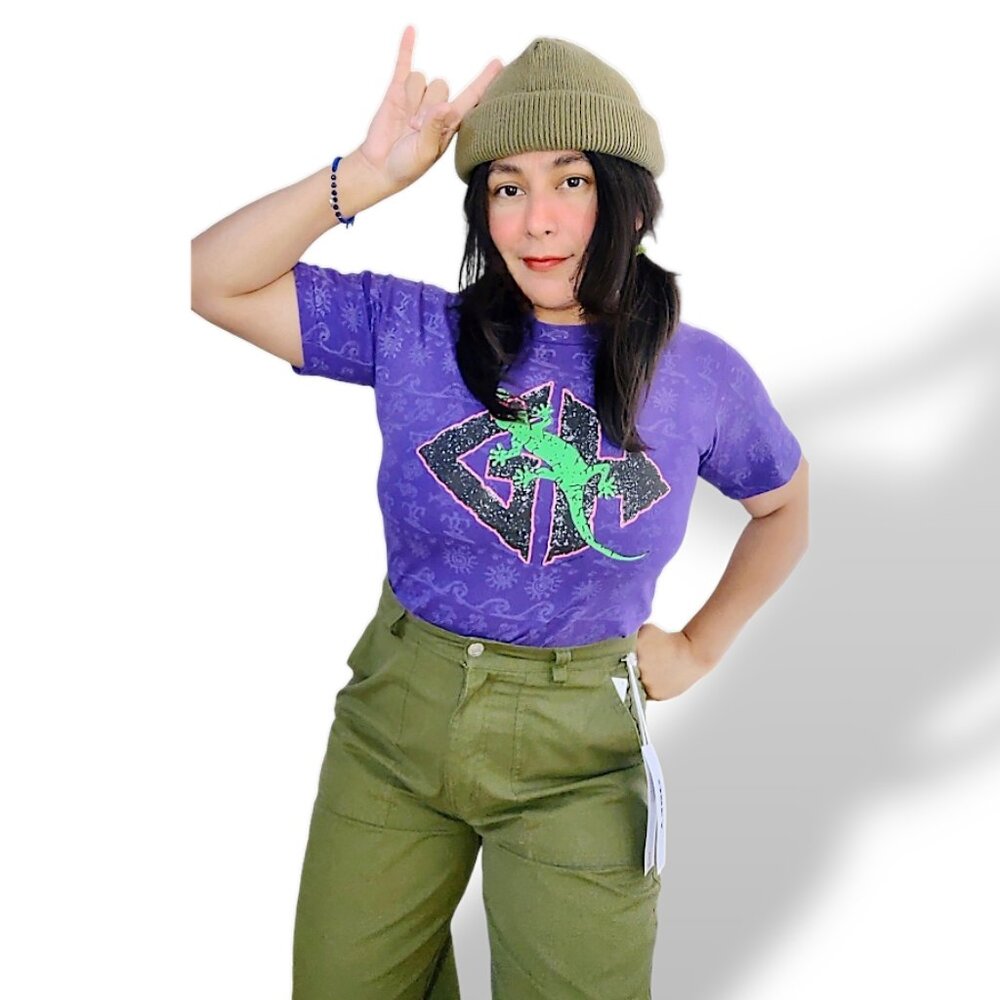Hanes Beefy vintage 90's USA made single stitch purple green lizard tee womens S